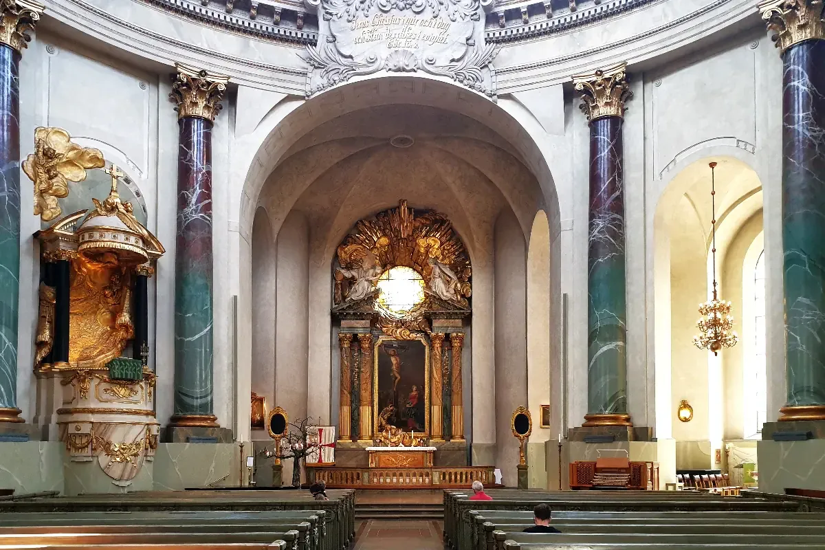 Arkitektur och konst i kyrkan