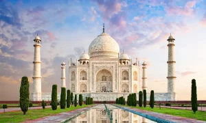 I vilken stad ligger Taj Mahal?